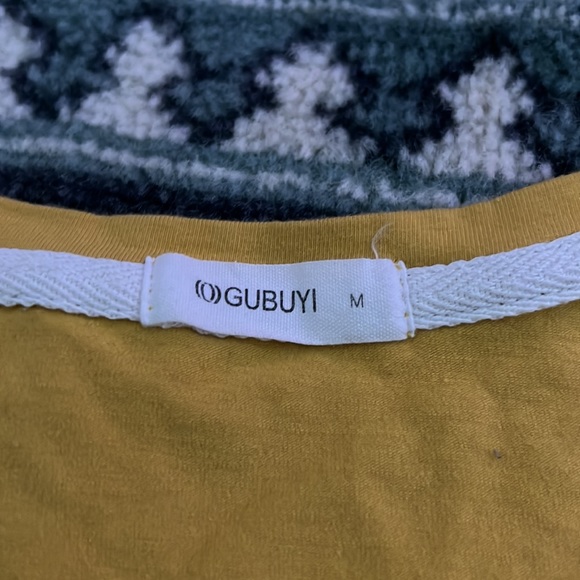 Yellow crop top size medium - Picture 3 of 5